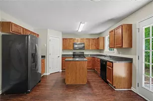 129 Kentwood Springs Dr, Hampton, GA 30228 - Photo 7