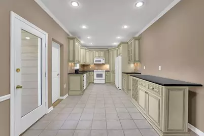 1340 Eryn Circle, Suwanee, GA 30024 - Photo 45