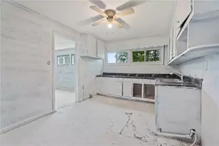 5 N Washington St, Summerville, GA 30747 - Photo 9