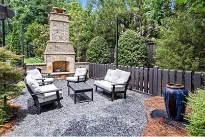 317 Dilbeck Place NE, Atlanta, GA 30342 - Photo 27