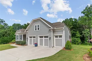 386 Kentucky Ct, Hoschton, GA 30548 - Photo 3