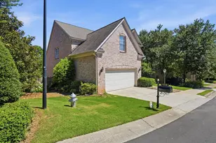 1318 Village Terrace Ct, Dunwoody, GA 30338 - Photo 41
