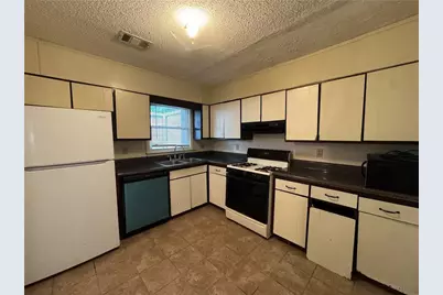 5140 Highpoint, Union City, GA 30291 - Photo 13