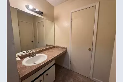 5140 Highpoint, Union City, GA 30291 - Photo 7