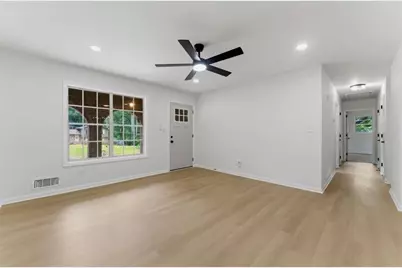 5824 Oakleaf Way, Stone Mountain, GA 30087 - Photo 5