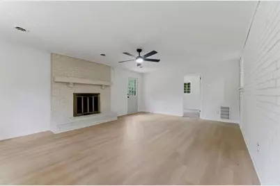 5824 Oakleaf Way, Stone Mountain, GA 30087 - Photo 11