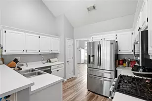 727 8 Point Ct, Suwanee, GA 30024 - Photo 19
