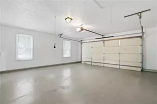 727 8 Point Ct, Suwanee, GA 30024 - Photo 35
