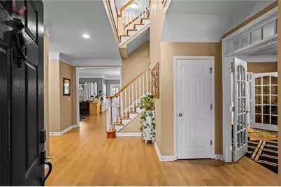 2446 Retreat Close, Marietta, GA 30066 - Photo 5