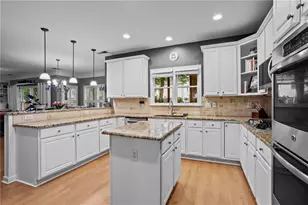 2446 Retreat Close, Marietta, GA 30066 - Photo 11