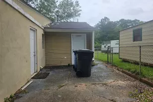501 Ridgecrest Dr, Riverdale, GA 30274 - Photo 5