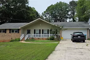 5201 Vivid Dr, Stone Mountain, GA 30087 - Photo 3