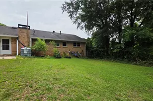 5201 Vivid Dr, Stone Mountain, GA 30087 - Photo 25