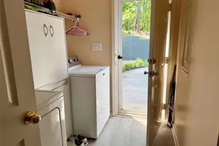 35 Edgewater Dr, Griffin, GA 30223 - Photo 9