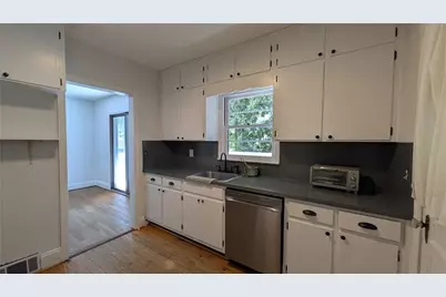 4300 Rickenbacker Way NE, Atlanta, GA 30342 - Photo 9