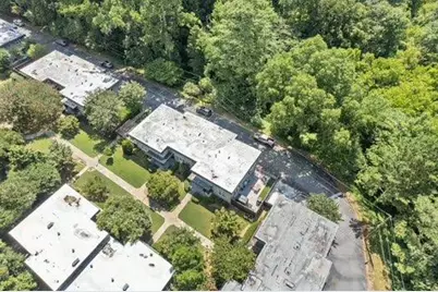 311 Lakemoore Drive, Atlanta, GA 30342 - Photo 11