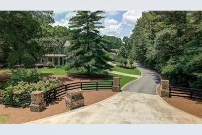 1900 Danforth Pointe Drive NE, Marietta, GA 30066 - Photo 3