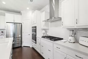 2457 Naples St, Hoschton, GA 30548 - Photo 7
