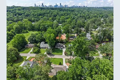 500 Carolwood Lane, Atlanta, GA 30342 - Photo 37