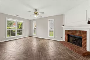 370 Manor Glen Dr, Suwanee, GA 30024 - Photo 9