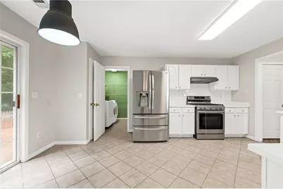 370 Manor Glen Drive, Suwanee, GA 30024 - Photo 15