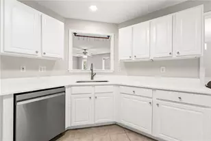 370 Manor Glen Dr, Suwanee, GA 30024 - Photo 19