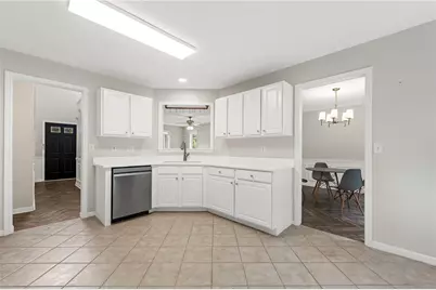 370 Manor Glen Drive, Suwanee, GA 30024 - Photo 17