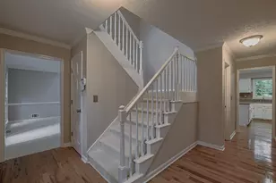 2451 Meadowglen Trail, Snellville, GA 30078 - Photo 7