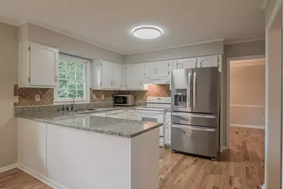 2451 Meadowglen Trail, Snellville, GA 30078 - Photo 11