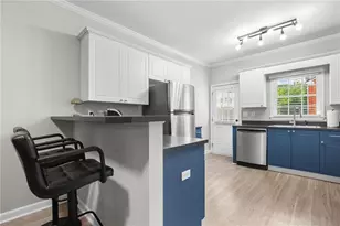 3675 Peachtree Rd NE, Atlanta, GA 30319 - Photo 13