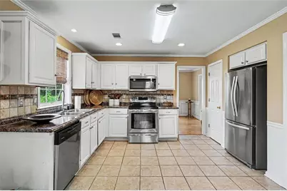 10043 Clearwater Trail, Jonesboro, GA 30238 - Photo 11
