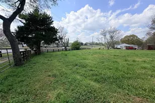 662 Old Gainesville Hwy, Pendergrass, GA 30567 - Photo 1