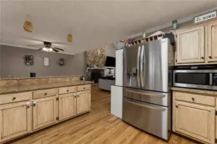 6610 Jessie Cir, Flowery Branch, GA 30542 - Photo 9
