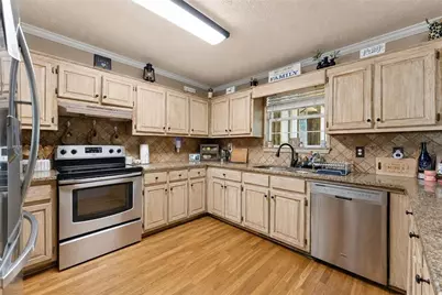 6610 Jessie Circle, Flowery Branch, GA 30542 - Photo 11