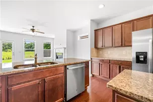 4950 Breezewood Cir, Alpharetta, GA 30004 - Photo 13