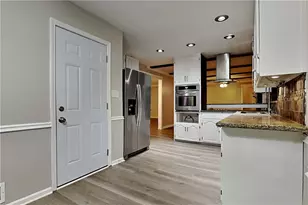 2755 Hickory Cir, Snellville, GA 30078 - Photo 7