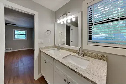 3753 Memorial Parkway NW, Kennesaw, GA 30152 - Photo 9