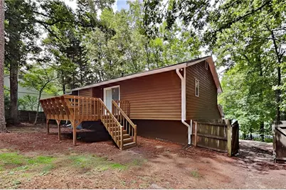 3753 Memorial Parkway NW, Kennesaw, GA 30152 - Photo 17