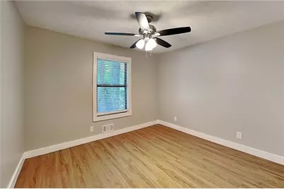 3753 Memorial Parkway NW, Kennesaw, GA 30152 - Photo 13