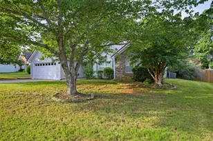 1029 Harbins Pass Dr, Dacula, GA 30019 - Photo 3