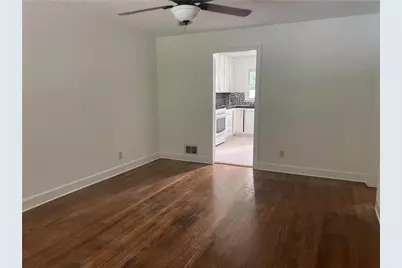 4260 S Lakeshore Drive #Right, Acworth, GA 30101 - Photo 3