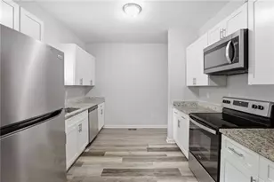 820 Magna Carta Dr NW, Atlanta, GA 30318 - Photo 9