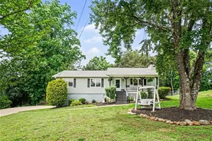 404 Hillcrest Ct, Woodstock, GA 30188 - Photo 1