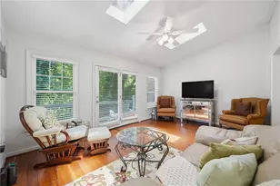 7505 St Charles Square, Roswell, GA 30075 - Photo 17