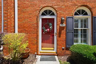 7505 St Charles Square, Roswell, GA 30075 - Photo 3