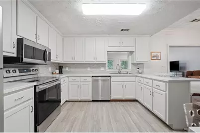 7505 Saint Charles Square, Roswell, GA 30075 - Photo 11