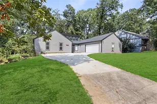 1060 Deer Chase Ct, Stone Mountain, GA 30088 - Photo 3
