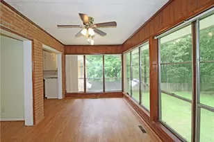 257 Chalmers Dr NW, Atlanta, GA 30318 - Photo 15