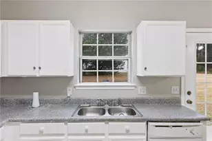 6097 Camden Forrest Cove, Riverdale, GA 30296 - Photo 7