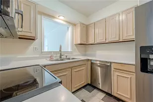 175 Maribeau Square NW, Atlanta, GA 30327 - Photo 13